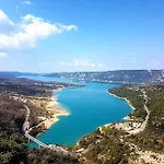 فندق مبيت وإفطار 