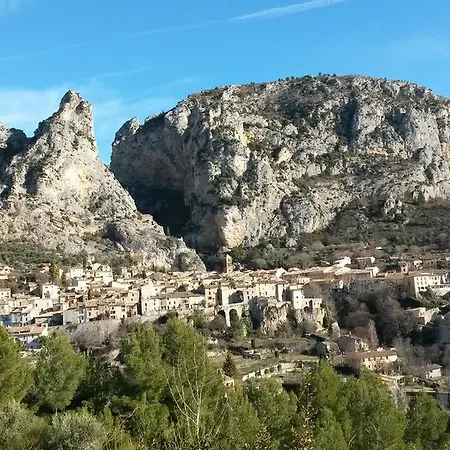 Bed and breakfast Les Lauriers Indépendante Avec Terrasse Privée Moustiers-Sainte-Marie