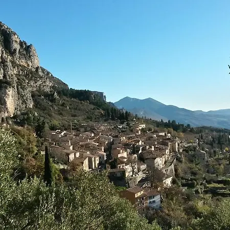Bed and breakfast Les Lauriers Indépendante Avec Terrasse Privée Moustiers-Sainte-Marie