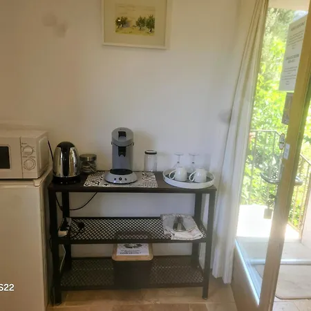 Les Lauriers Indépendante Avec Terrasse Privée Bed and breakfast Moustiers-Sainte-Marie