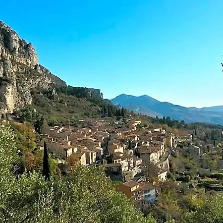 Les Lauriers Indépendante Avec Terrasse Privée Bed and breakfast Moustiers-Sainte-Marie