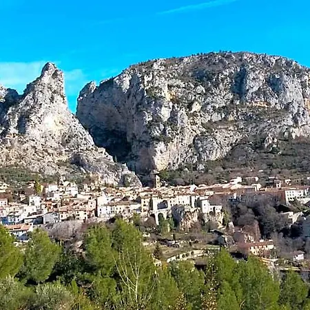 Bed and breakfast Les Lauriers Indépendante Avec Terrasse Privée Moustiers-Sainte-Marie